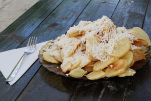 Patatas al horno con bechamel 