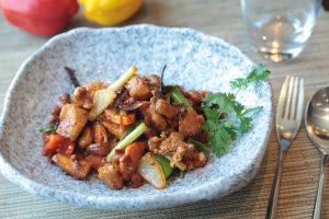 Pollo con verduras y arroz jazmín 